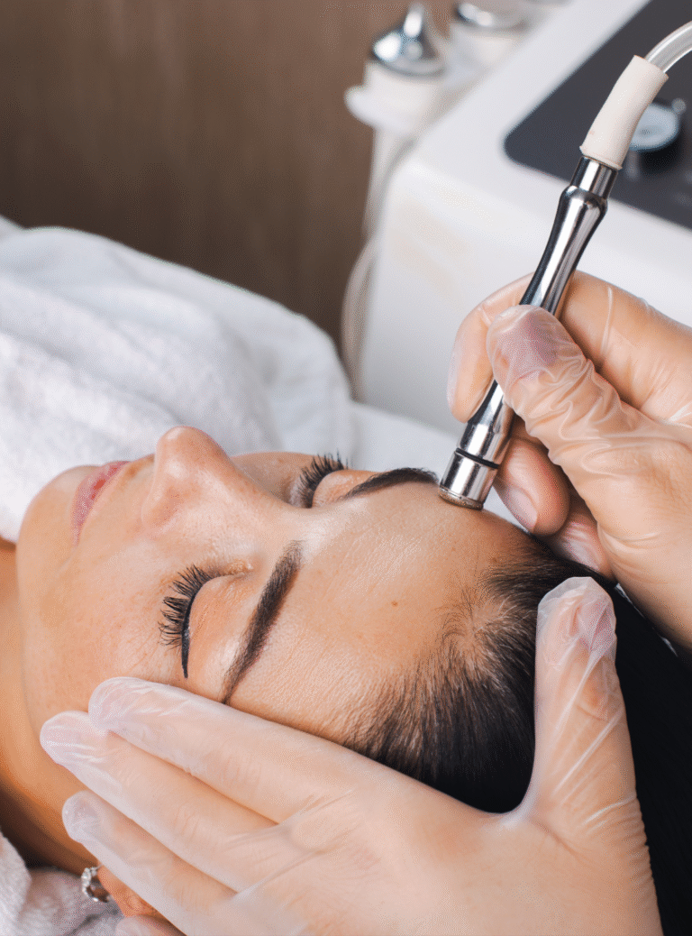 Soin du visage microneedling á Aubagne chez Skincare by Zoé