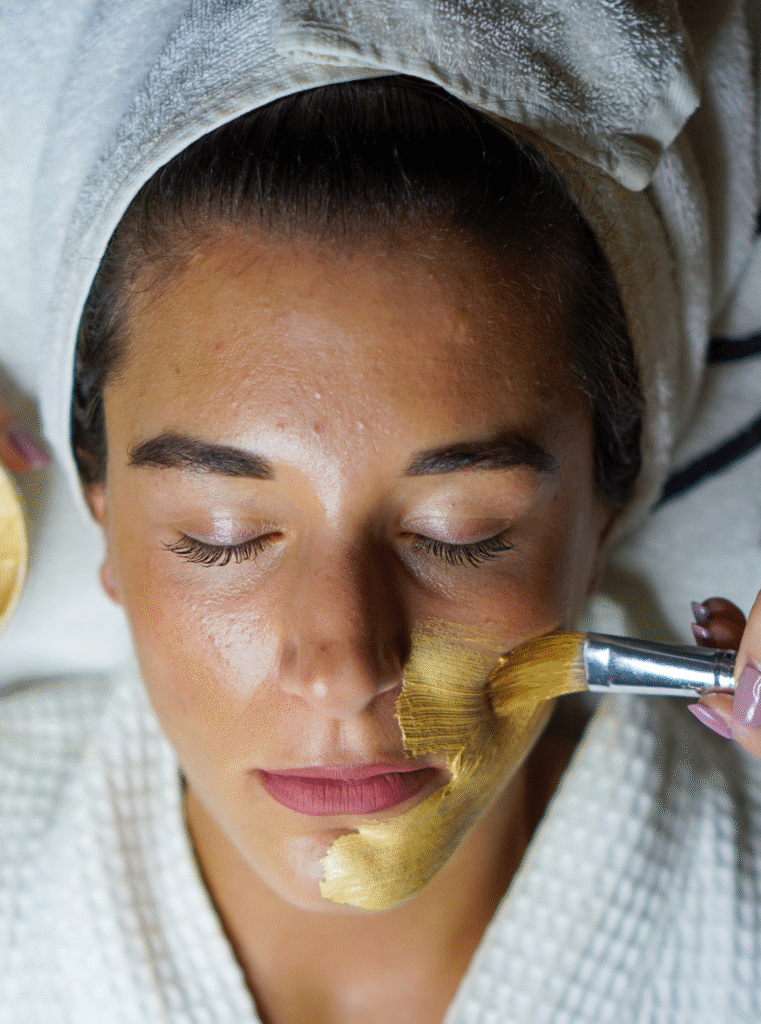 Masque visage 24k or á Aubagne - Soin éclat et luxe chez Skincare by Zoe